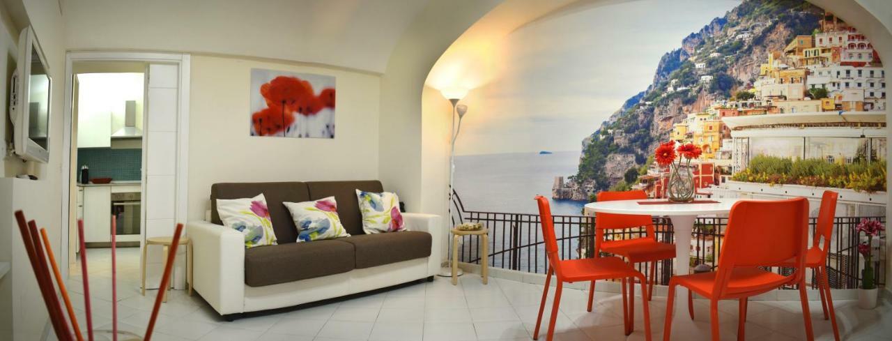 Ferienwohnung Napoli A Chiaia Exterior foto
